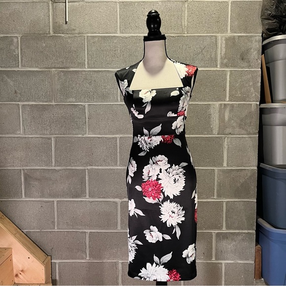 White House Black Market Dresses & Skirts - White House Black Market sleeveless dress.